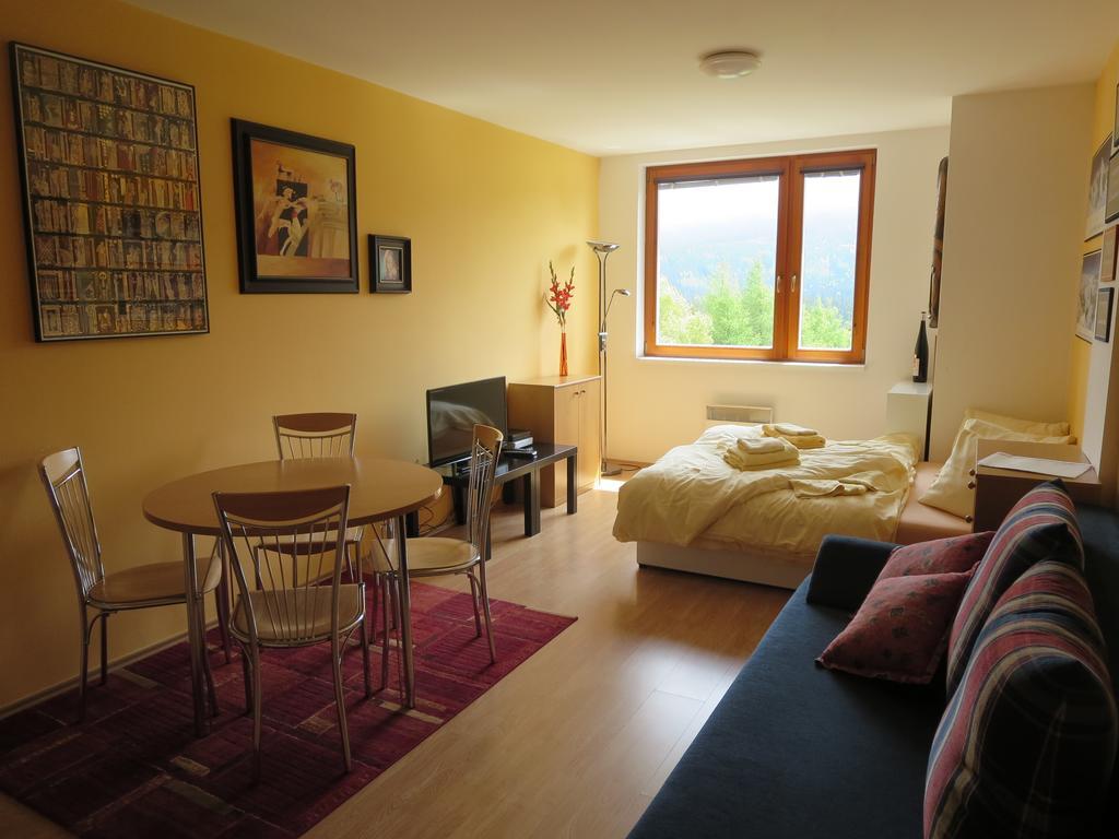 Apartment 27 Ramzova